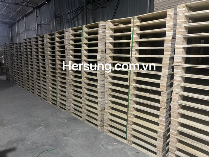 Pallet gỗ