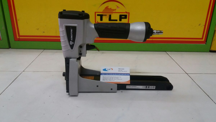 Bấm ghim thùng carton