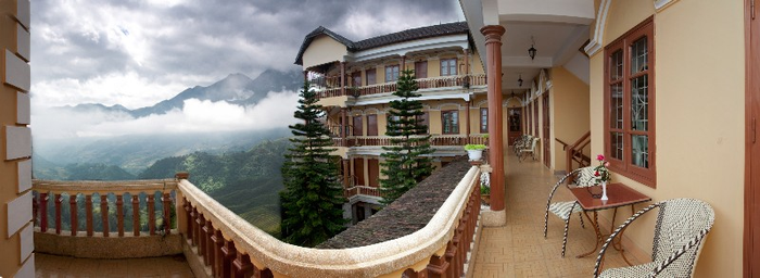 Auberge Đặng Trung Hotel