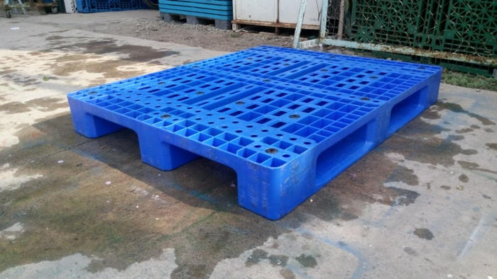 Pallet nhựa