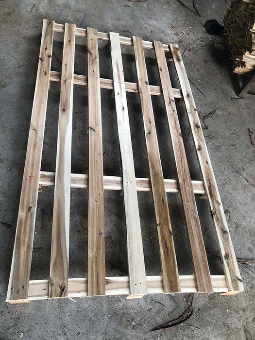 Pallet gỗ