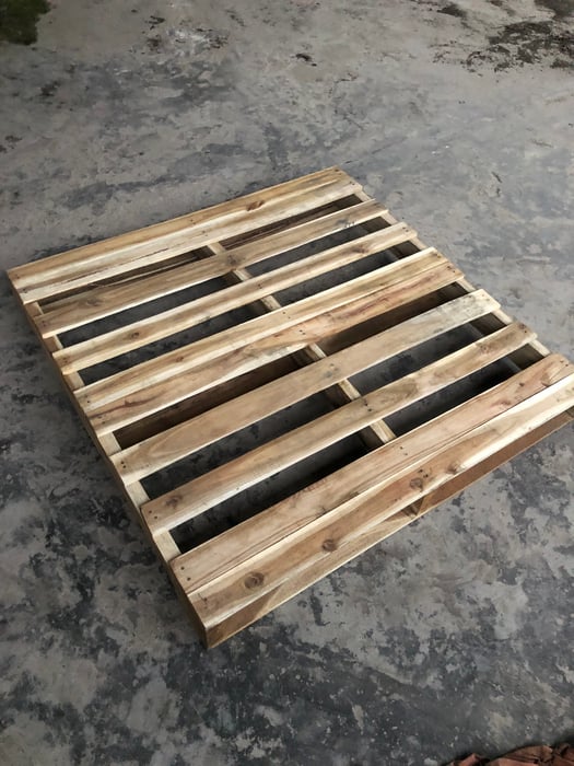 Pallet gỗ 2 hướng nâng