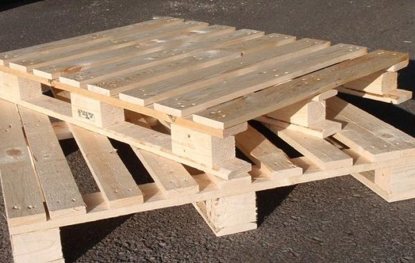 Pallet gỗ 2 hướng nâng