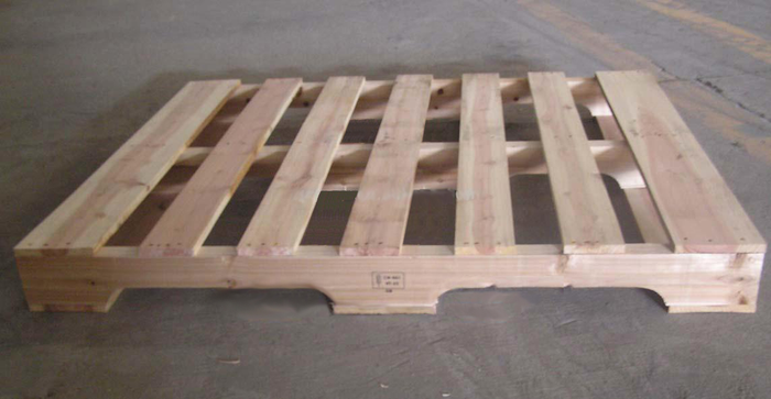 Pallet gỗ 2 hướng nâng