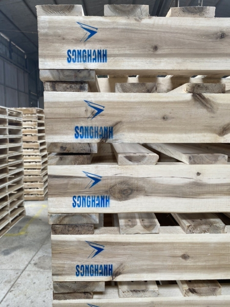 Pallet gỗ