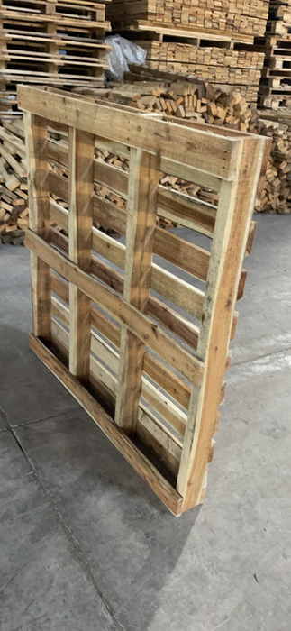 Pallet gỗ