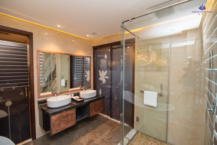 Lotus Suite 3