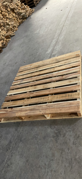 Pallet gỗ