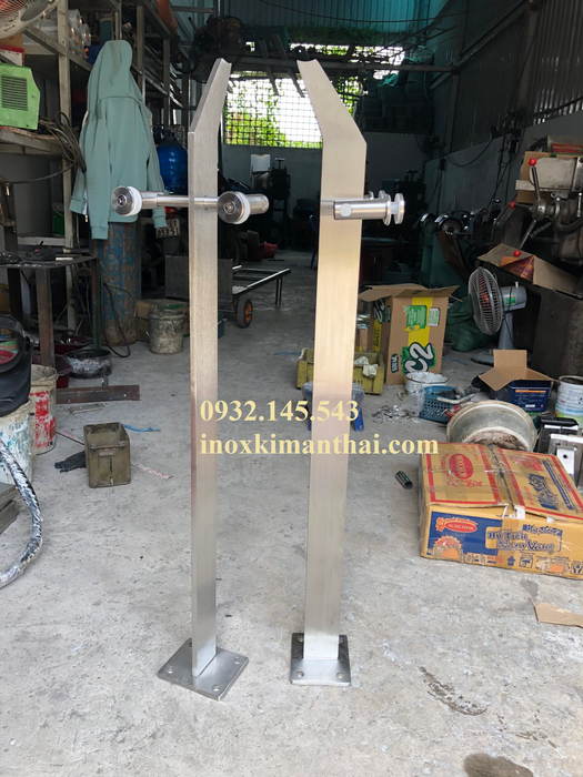 Phụ kiện Trụ lan can kính