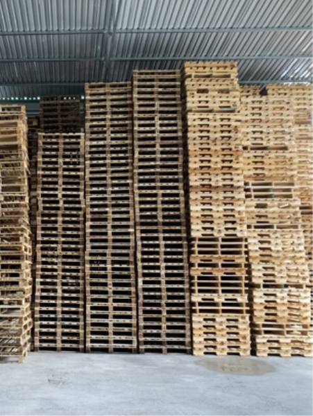 Pallet gỗ 2 hướng nâng