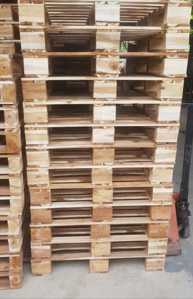 Pallet gỗ