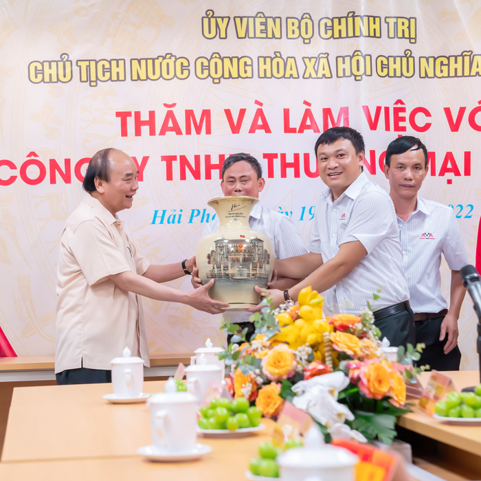 May đồng phục
