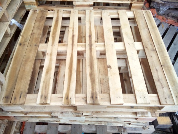 Pallet gỗ