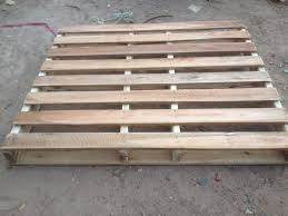 Pallet gỗ 2 hướng nâng khoét chân