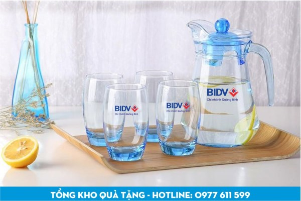In cốc thủy tinh