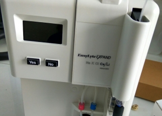 Máy xét nghiệm điện giải 4 thông số