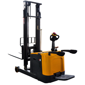 Counterbalanced Reach Stacker