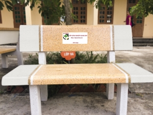 Bàn ghế đá