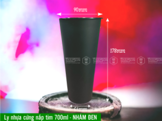 Ly nhựa cứng nắp tim 700ml đen nhám