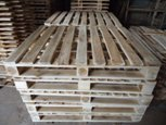 Pallet gỗ 4 hướng nâng