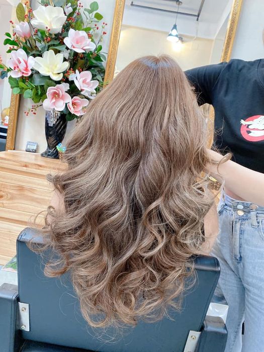 Salon Tóc Dịp Tết Tại Quận 1 Vân King Hair - Trải Nghiệm Làm Đẹp Từ Phong Cách Nhật Bản