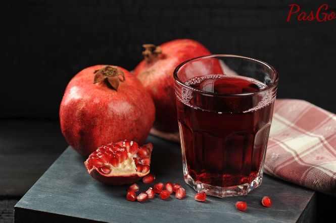 Drinking pomegranate juice before bed best sale