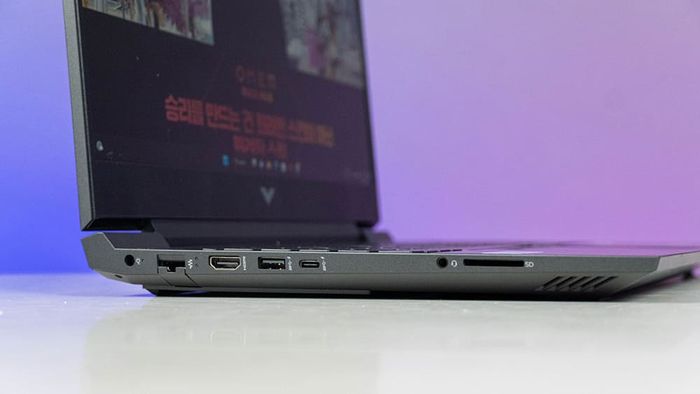0812_0712_Victus-laptop-3.jpg