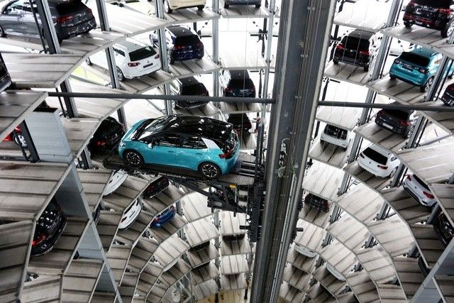 Volkswagen không gặp khó khăn như nhiều người nghĩ: Hơn 10.000 công nhân vẫn sống tốt, mỗi phút lại cho ra đời 1 chiếc xe - Ảnh 1.