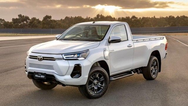 Toyota Hilux điện đã được xác nhận sẽ ra mắt vào năm sau, làm đối thủ trực tiếp với Ranger và Triton trong thị trường xe điện.