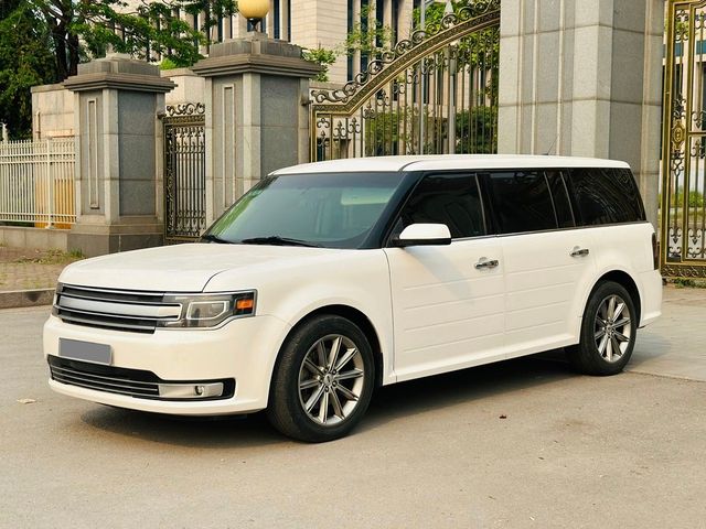 Xe Ford Flex hiếm hoi được bán với giá cao hơn Everest mới: Thiết kế độc đáo, sử dụng chung linh kiện với Explorer - Hình 1.