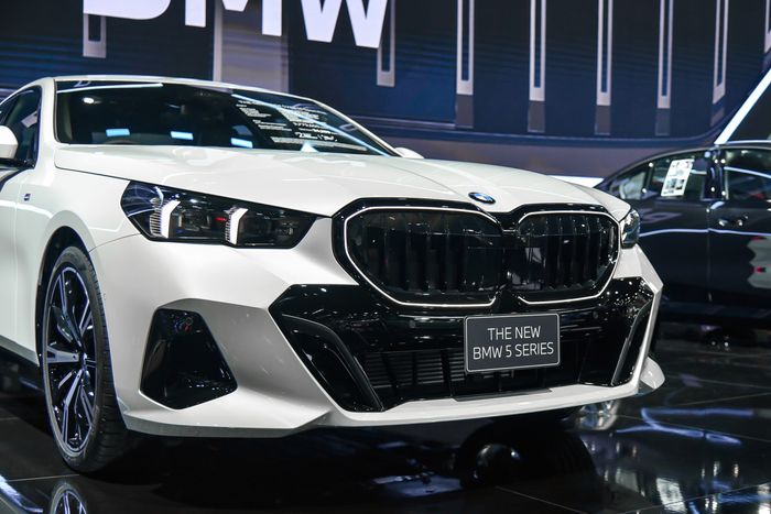 Thông tin chi tiết về BMW 5-Series thế hệ mới tại Triển lãm BIMS 2024: Giá từ 2,4 tỷ đồng, dự kiến sẽ về Việt Nam vào cuối năm nay - Ảnh 5.