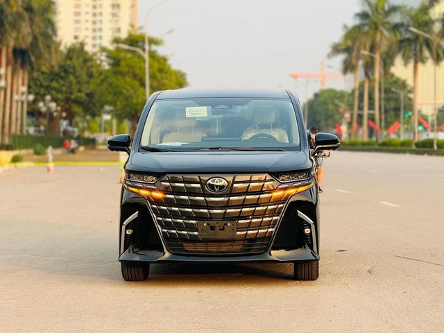 Toyota Alphard mới của thế hệ mới sẽ sớm được nâng cấp: Thêm phiên bản tiêu chuẩn mới giá rẻ hơn, và bổ sung thêm phiên bản cao cấp rộng rãi như khoang hạng nhất - Ảnh 3.