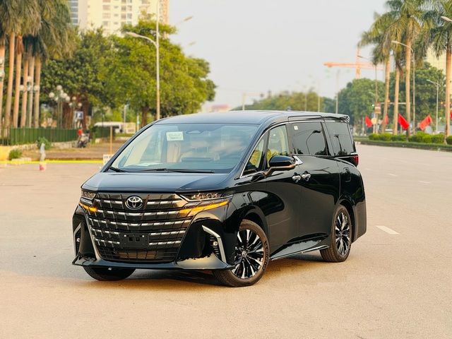 Toyota Alphard mới của thế hệ mới sẽ sớm được nâng cấp: Thêm phiên bản tiêu chuẩn mới giá rẻ hơn, và bổ sung thêm phiên bản cao cấp rộng rãi như khoang hạng nhất - Ảnh 2.