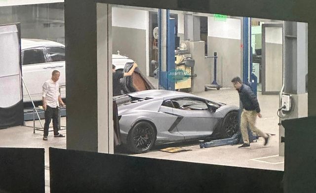 Lamborghini Revuelto lần đầu tiên xuất hiện tại Việt Nam: Mạnh hơn 1.000 mã lực, ra mắt ngay trong tháng này - Ảnh 1.