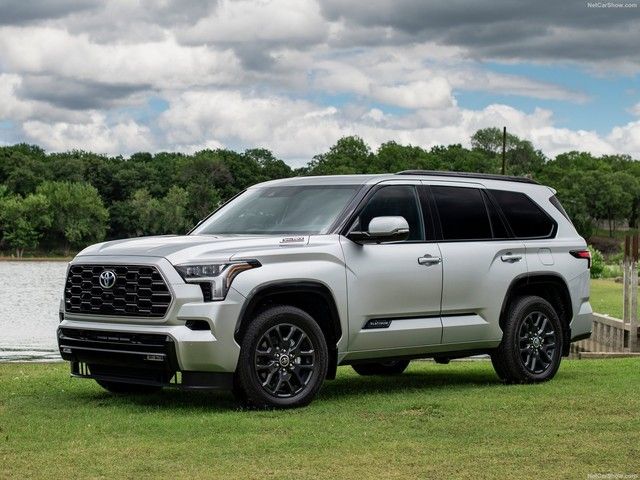 Đại lý cá nhân chào bán Toyota Sequoia giá trên 7 tỷ: SUV full-size thông thường nhưng đắt hơn GLS và X7 tại Việt Nam - Ảnh 1.