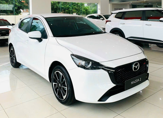 Mazda đưa ra quyết định tăng giá cho loạt xe nhập khẩu đầu năm 2024: Giá Mazda2 tăng mạnh sau đợt giảm, CX-3 mới cũng đắt hơn - Ảnh 2.