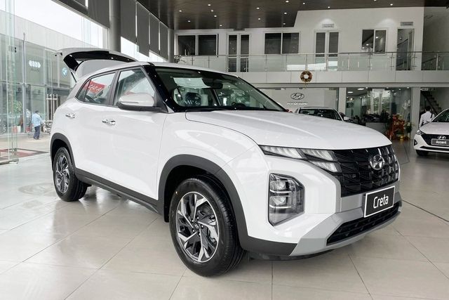 Hyundai vượt qua Toyota để trở thành nhà sản xuất ô tô bán chạy nhất tại Việt Nam trong năm 2023, với Accent và Creta là hai ngôi sao dẫn đầu trong phân khúc doanh số - Ảnh 4.