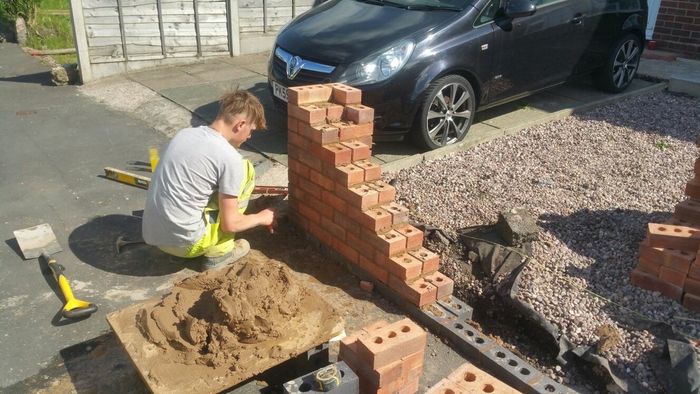 Thanh niên 26 tuổi làm công việc phụ hồ kiếm được 300 triệu đồng mỗi tháng: Mua nhà, lái xe Audi tiền tỷ đi làm hàng ngày và đặt mục tiêu sở hữu chiếc Lamborghini- Ảnh 3.