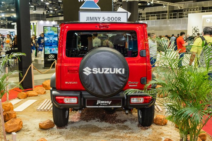 Xem thử Suzuki Jimny 5 cửa sắp ra mắt tại Đông Nam Á: Thực dụng hơn, nhiều người Việt đang mong chờ - Hình 8.