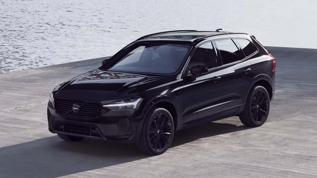 Volvo đạt kỷ lục mới trong năm 2023, và XC60 vẫn là mẫu xe chủ lực - Ảnh 1.