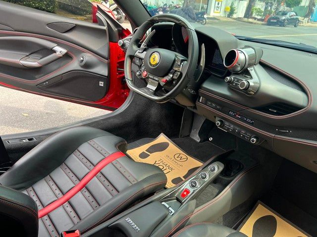 Ferrari F8 Tributo từng thuộc sở hữu của Cường Đô-la đang được rao bán với giá hơn 23 tỷ đồng: Chỉ mới đi được gần 3.800 km trong hơn 4 năm - Xem ảnh thứ 3.
