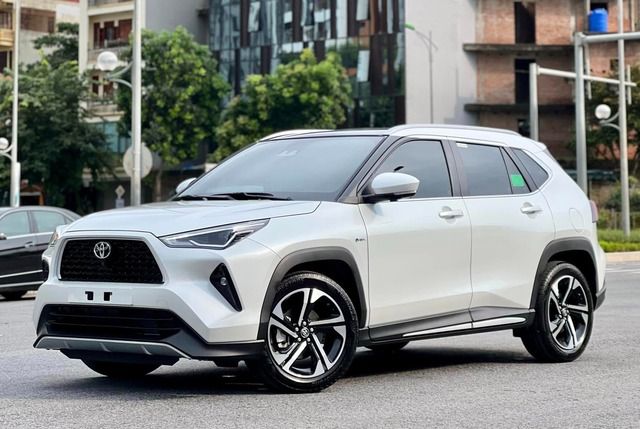 Toyota VN giảm giá: Raize giảm giá dưới 500 triệu lần đầu tiên, Yaris Cross từ 650 triệu, Fortuner trang bị đấu Everest - Hình 2.