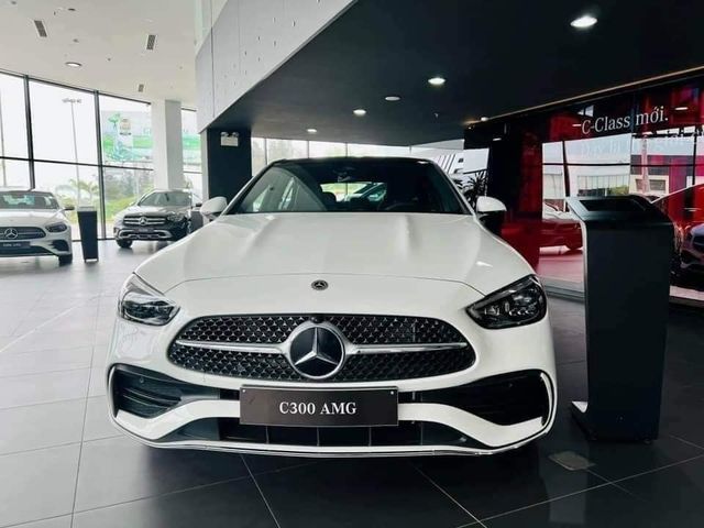 Nam diễn viên Otis được cô gái xinh đẹp từ Tây Bắc tặng chiếc Mercedes C 300 trị giá hơn 2 tỷ, cộng đồng mạng vào chúc mừng nhưng không quên 'xin vía' - Hình 2.