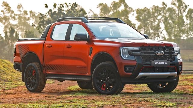 Phiên bản Ford Ranger Stormtrak dự kiến có giá tạm tính 1,059 tỷ đồng khi ra mắt tại thị trường Việt Nam vào tháng 5, thay thế Wildtrak và cạnh tranh với Triton Athlete. (Ảnh 1)