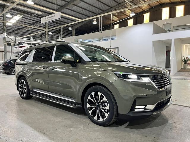 Đợt hàng Kia Carnival 2024 vừa về đại lý đã giảm giá: Phiên bản đầy đủ chỉ còn 1,759 tỷ, tăng cường tính cạnh tranh so với Viloran - Hình ảnh 2.