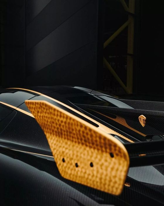 Koenigsegg Jesko với thân xe carbon trần được trang trí bằng vàng 24k - Ảnh 6.