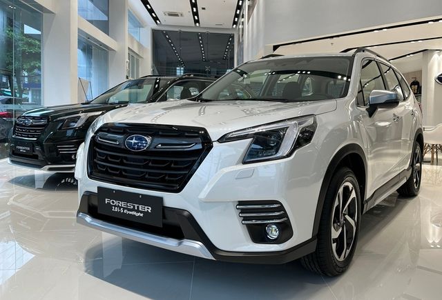 Biến động giá của Subaru Forester: Không còn là sự lựa chọn rẻ như CX-5 nhưng giá cho phiên bản 'đầy đủ' đã giảm sâu, giảm 270 triệu, về gần mốc 900 triệu - Hình 2.