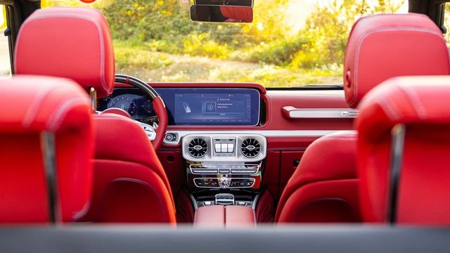 Ảnh 7: Mercedes-AMG G63 phiên bản mui trần với giá triệu USD.