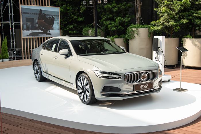 Xem chi tiết Volvo S90 Recharge vừa ra mắt: Giá 2,89 tỷ đồng, sedan hạng sang cỡ trung rộng và mạnh mẽ nhất Việt Nam - Ảnh 2.