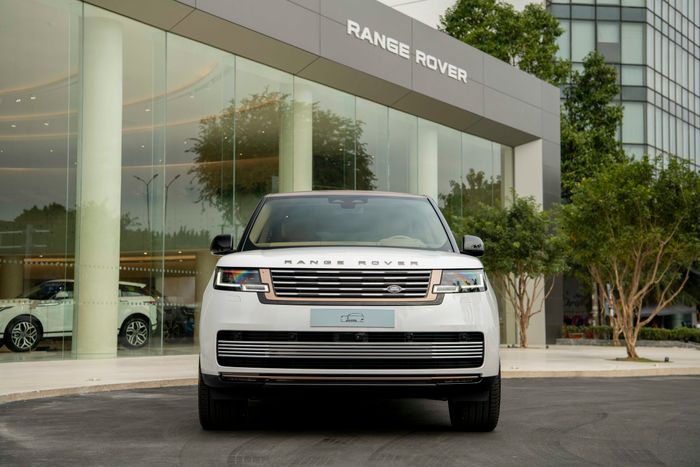 Ranger Rover SV 2024 chính thức ra mắt tại Việt Nam: Giá cao nhất vượt mốc 25,5 tỷ đồng, tương đương với 2 chiếc Urus, nhiều trang bị hàng đầu dành cho 'chủ tịch' - Hình 6.